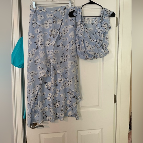 Two piece floral skirt and top set - Picture 1 of 5